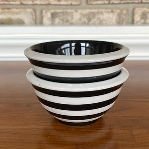NEW, Authentic, Set of 2 Black Striped TERRAMOTO Mini Pinch Bowls.